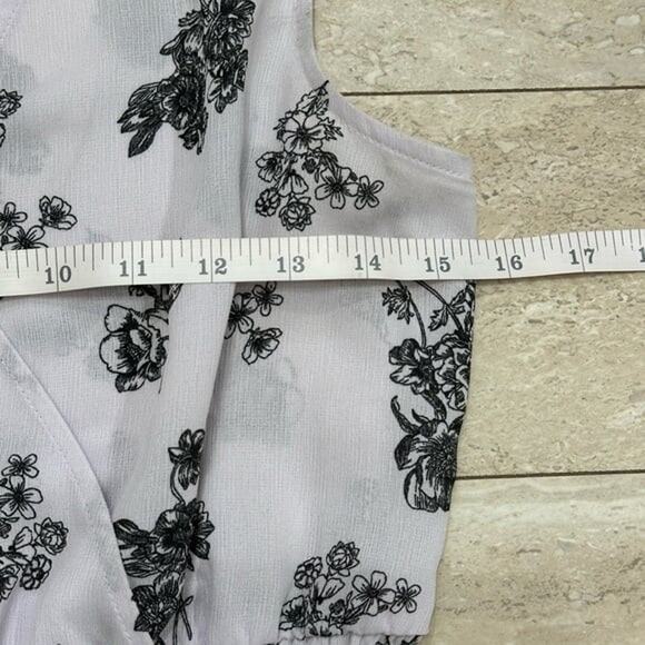 Chelsea28 Black & White Floral Blouse - Picture 5 of 6